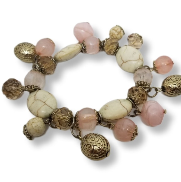 VINTAGE MAGNESITE STONE, GOLDTONE & PINK CHARM BEAD STRETCH BRACELET - Picture 2 of 4